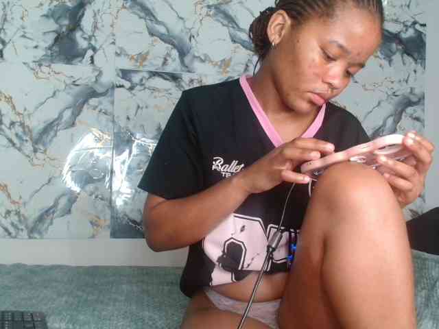 AshleyT255 webcam