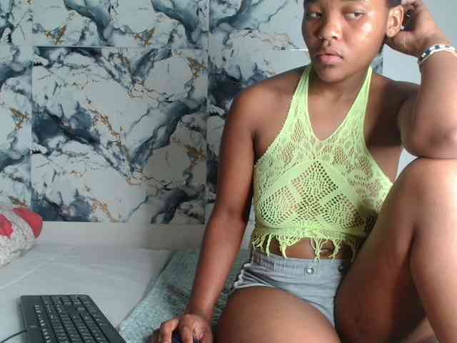 AshleyT255 webcam