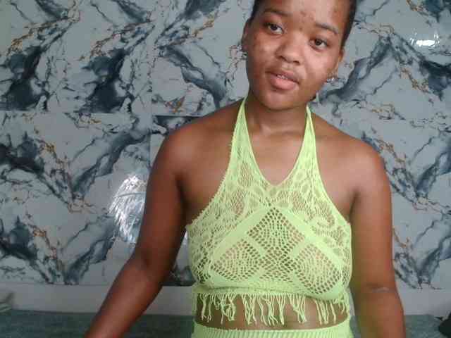 AshleyT255 webcam
