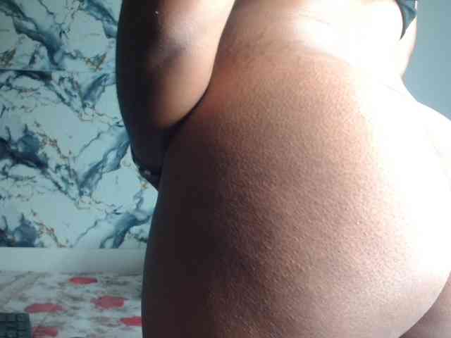 AshleyT255 webcam