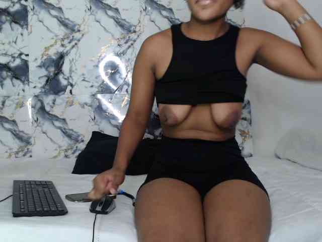AshleyT255 webcam
