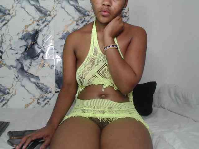 AshleyT255 webcam