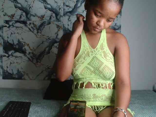 AshleyT255 webcam