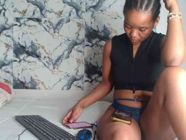 AshleyT255 webcam