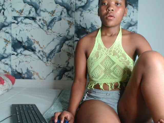 AshleyT255 webcam