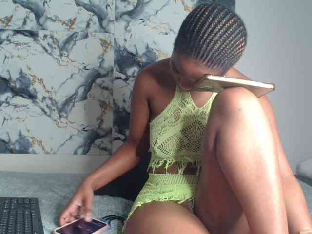 AshleyT255 webcam