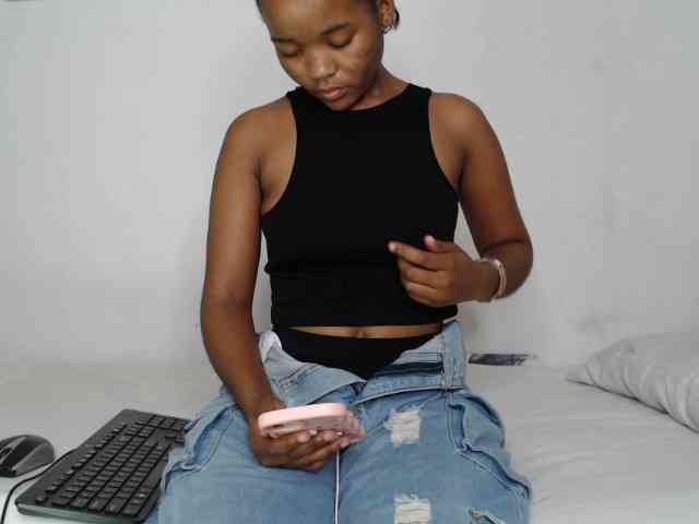 AshleyT255 webcam