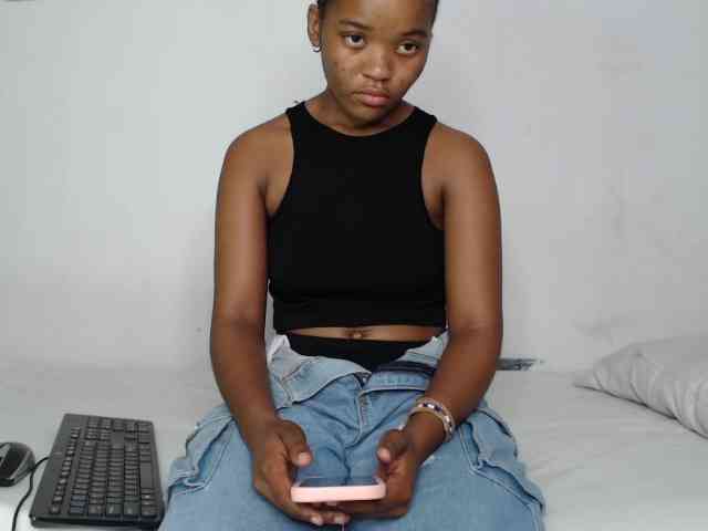 AshleyT255 webcam