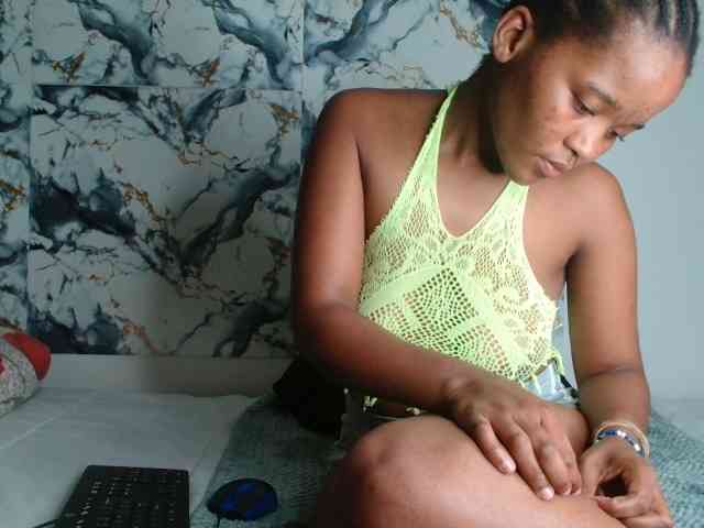 AshleyT255 webcam