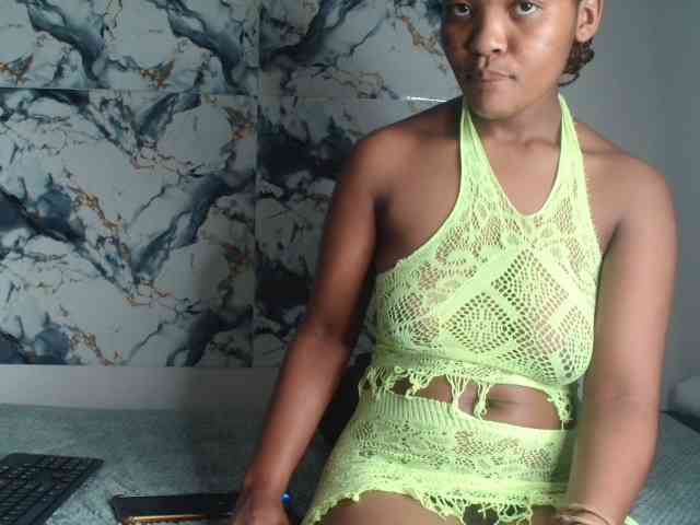 AshleyT255 webcam