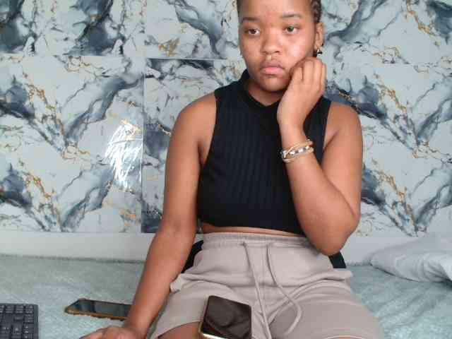 AshleyT255 webcam