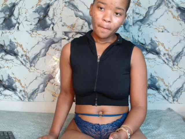 AshleyT255 webcam