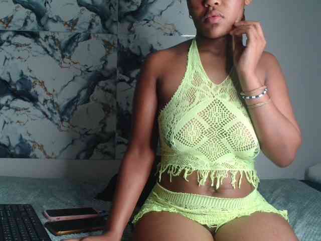 AshleyT255 webcam