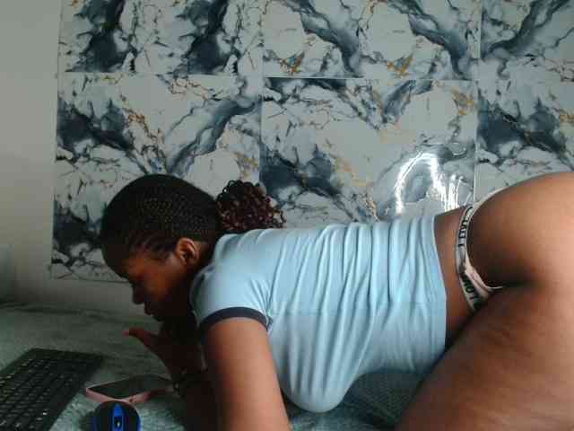 AshleyT255 webcam
