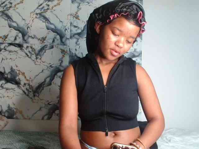 AshleyT255 webcam