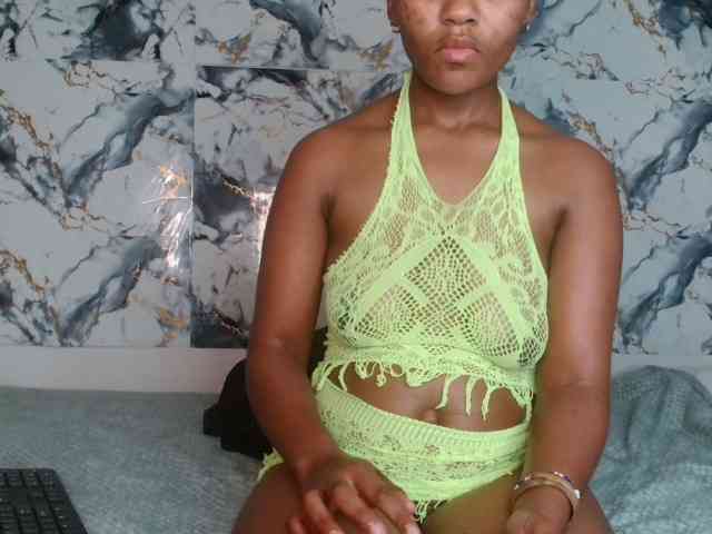 AshleyT255 webcam