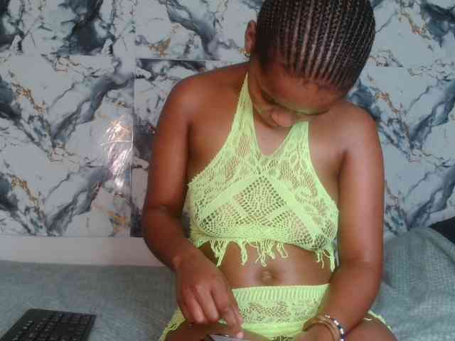 AshleyT255 webcam