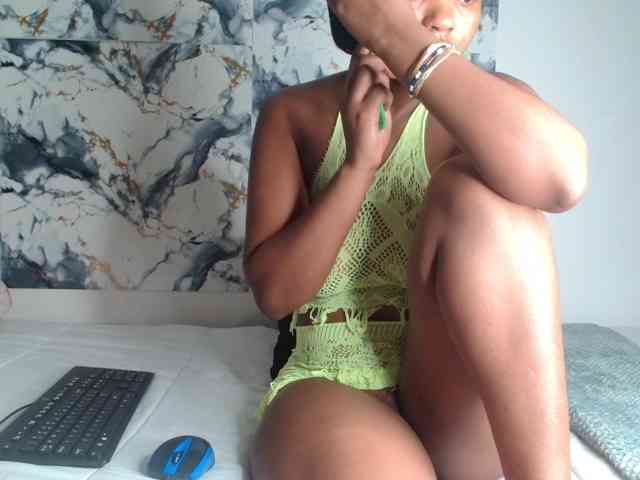 AshleyT255 webcam