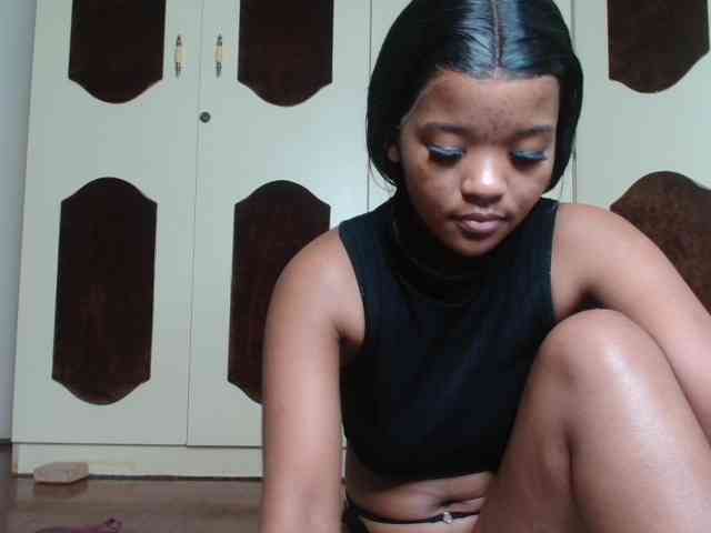 AshleyT255 webcam