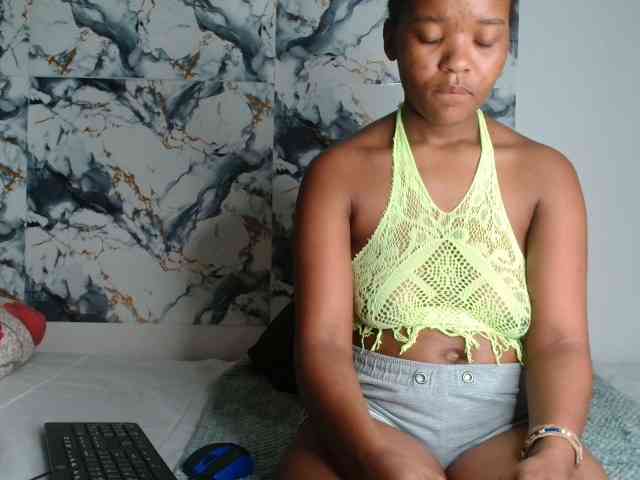 AshleyT255 webcam