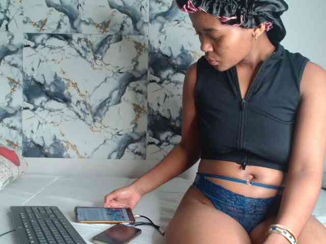 AshleyT255 webcam