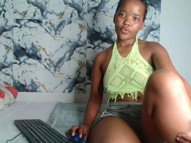 AshleyT255 webcam