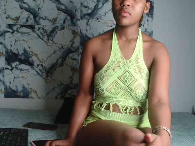 AshleyT255 webcam