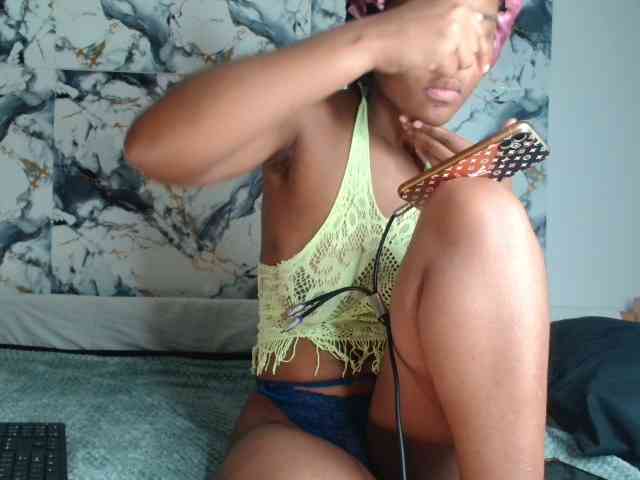 AshleyT255 webcam
