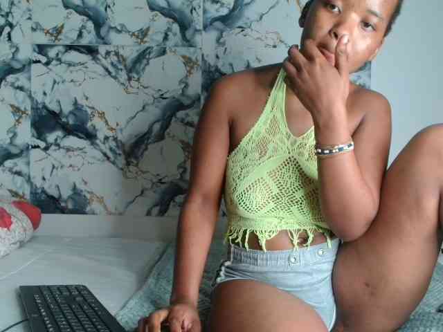 AshleyT255 webcam