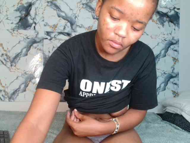 AshleyT255 webcam