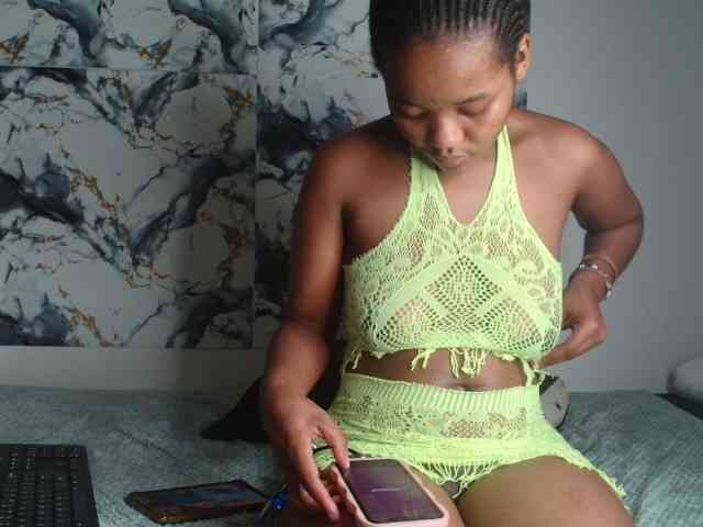 AshleyT255 webcam