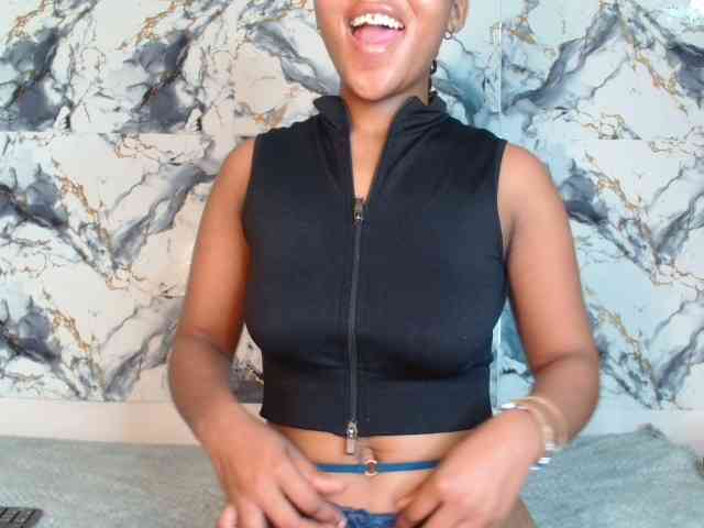 AshleyT255 webcam