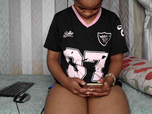 AshleyT255 webcam