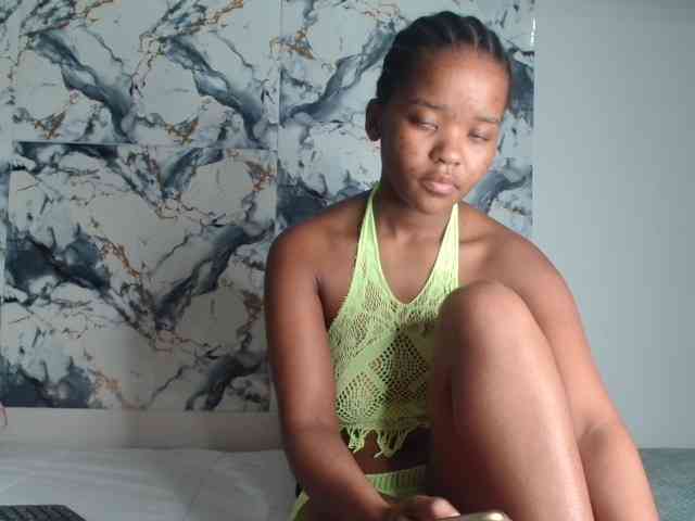 AshleyT255 webcam