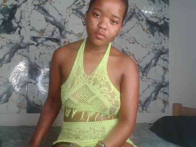 AshleyT255 webcam