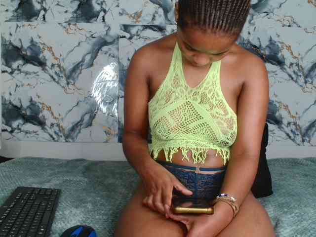 AshleyT255 Live Webcam on BongaCams