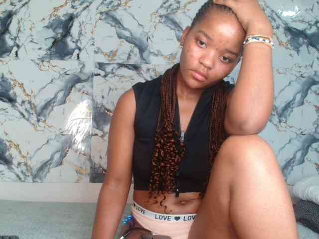 AshleyT255 webcam