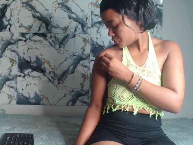AshleyT255 webcam