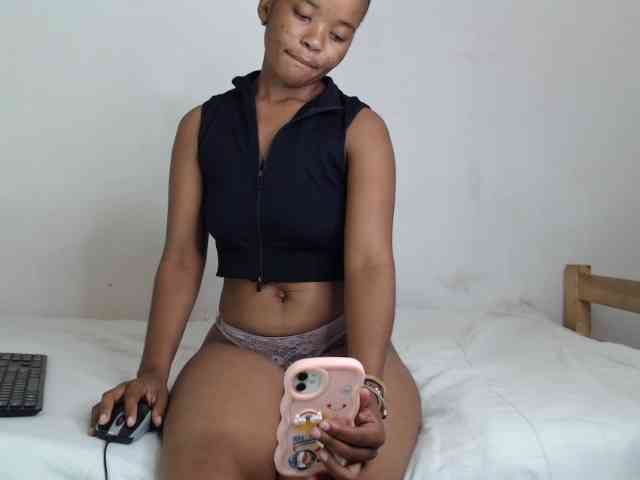 AshleyT255 webcam
