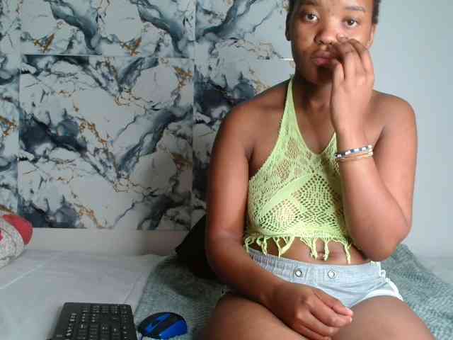AshleyT255 webcam