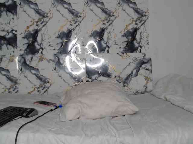AshleyT255 webcam