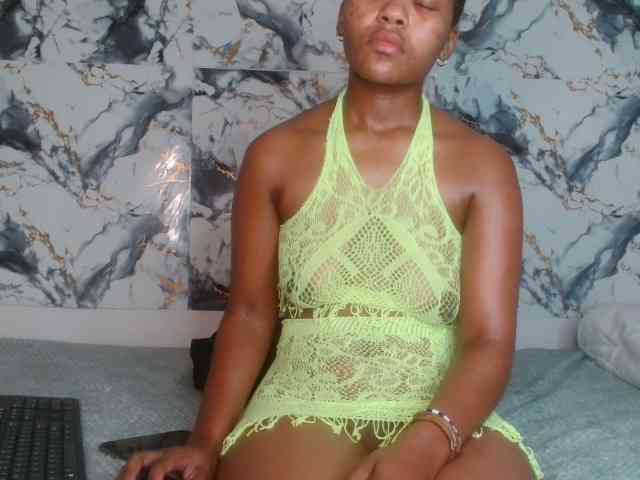 AshleyT255 webcam