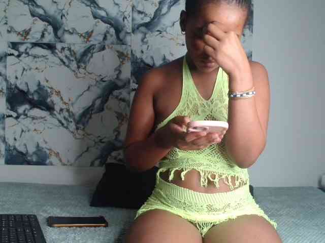 AshleyT255 webcam