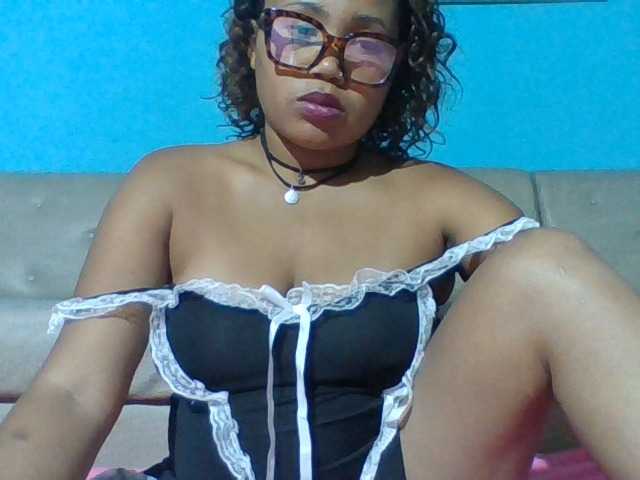 Vanylliah live cam on BongaCams
