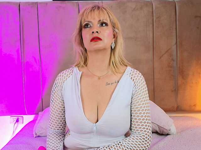 paultte live cam on BongaCams