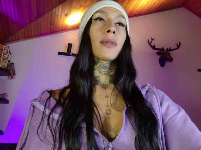 juana-777 Sex Cam Show