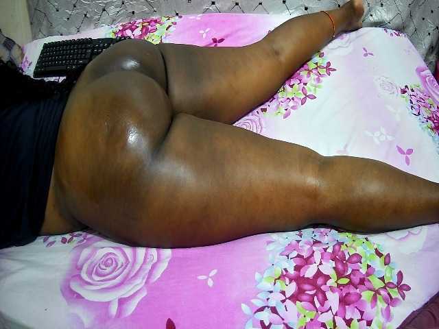 bigass-choco live cam on BongaCams