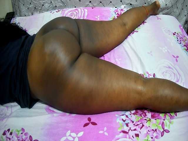 bigass-choco live cam on BongaCams