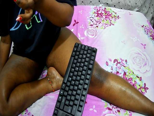 bigass-choco live cam on BongaCams