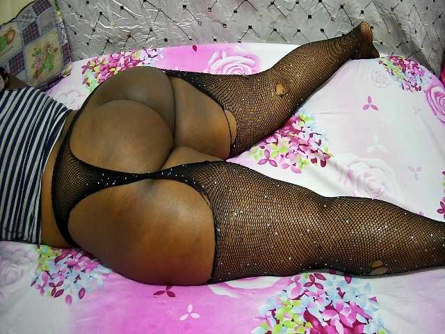 bigass-choco live cam on BongaCams